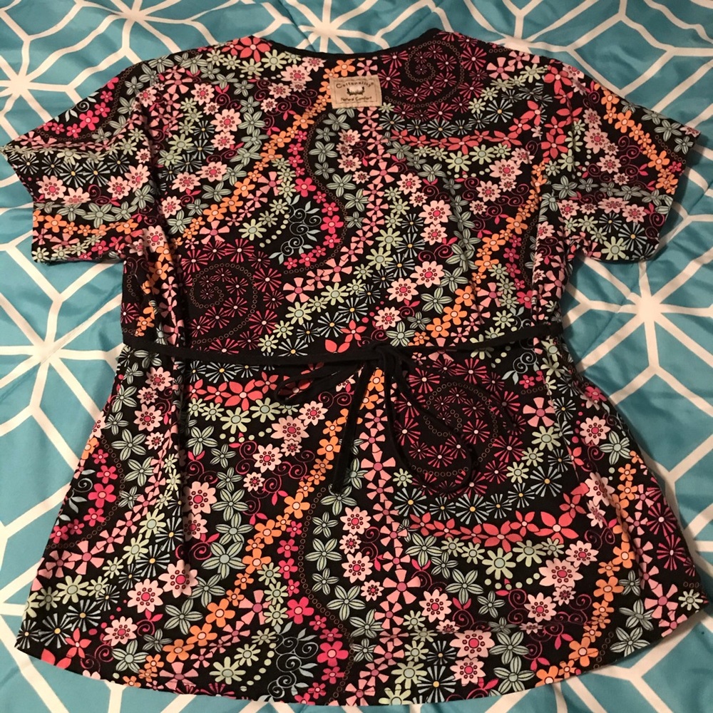 Cottonality Scrub Top - Picture 4 of 5